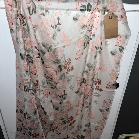 MELIFLUOS Pastel Rose Print 72”x36” Wrap/Scarf/Shawl - Picture 2 of 7